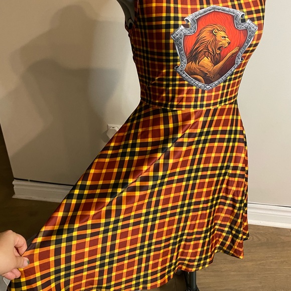 BRAND NEW Gryffindor Harry Potter Skater Dress - Picture 3 of 4